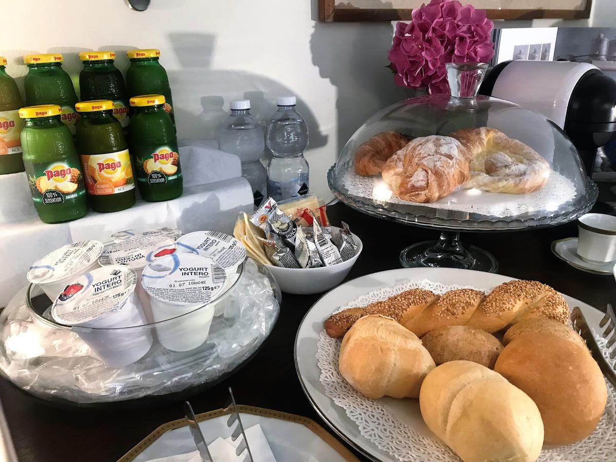イゼーオ Il Giardino Segreto Bed & Breakfast エクステリア 写真