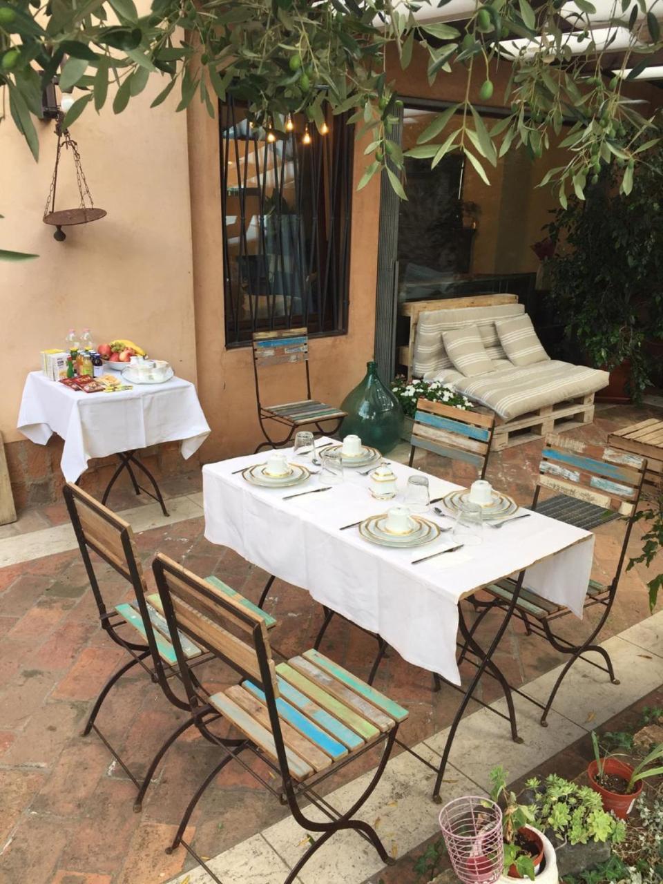 イゼーオ Il Giardino Segreto Bed & Breakfast エクステリア 写真