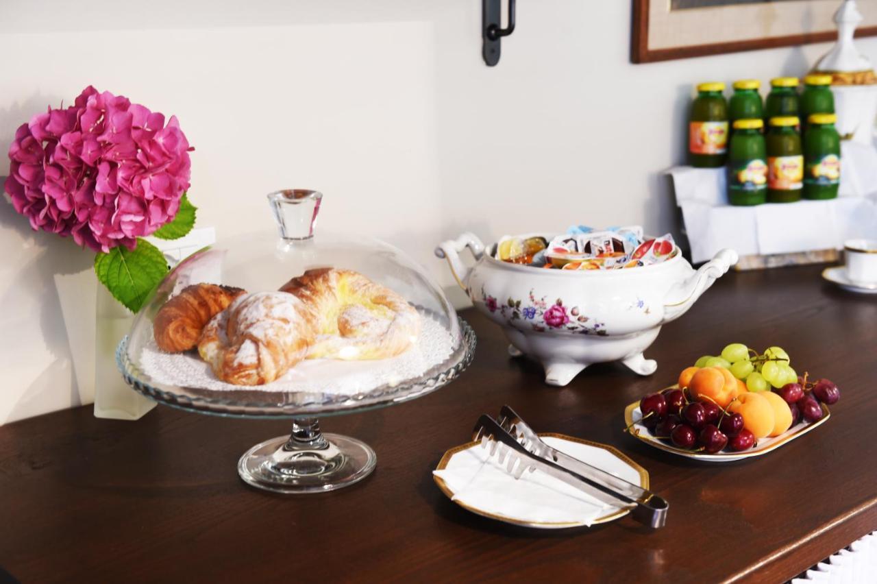イゼーオ Il Giardino Segreto Bed & Breakfast エクステリア 写真