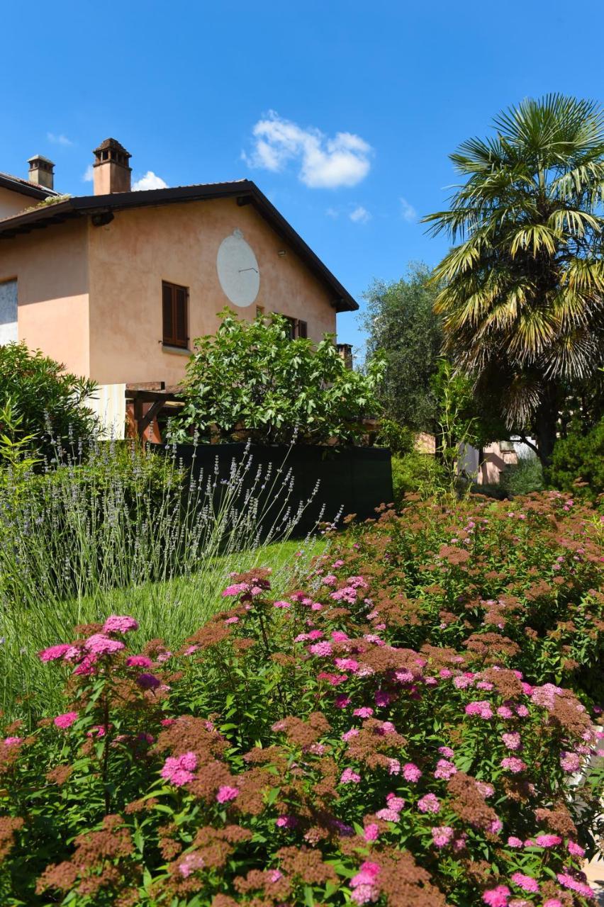 イゼーオ Il Giardino Segreto Bed & Breakfast エクステリア 写真