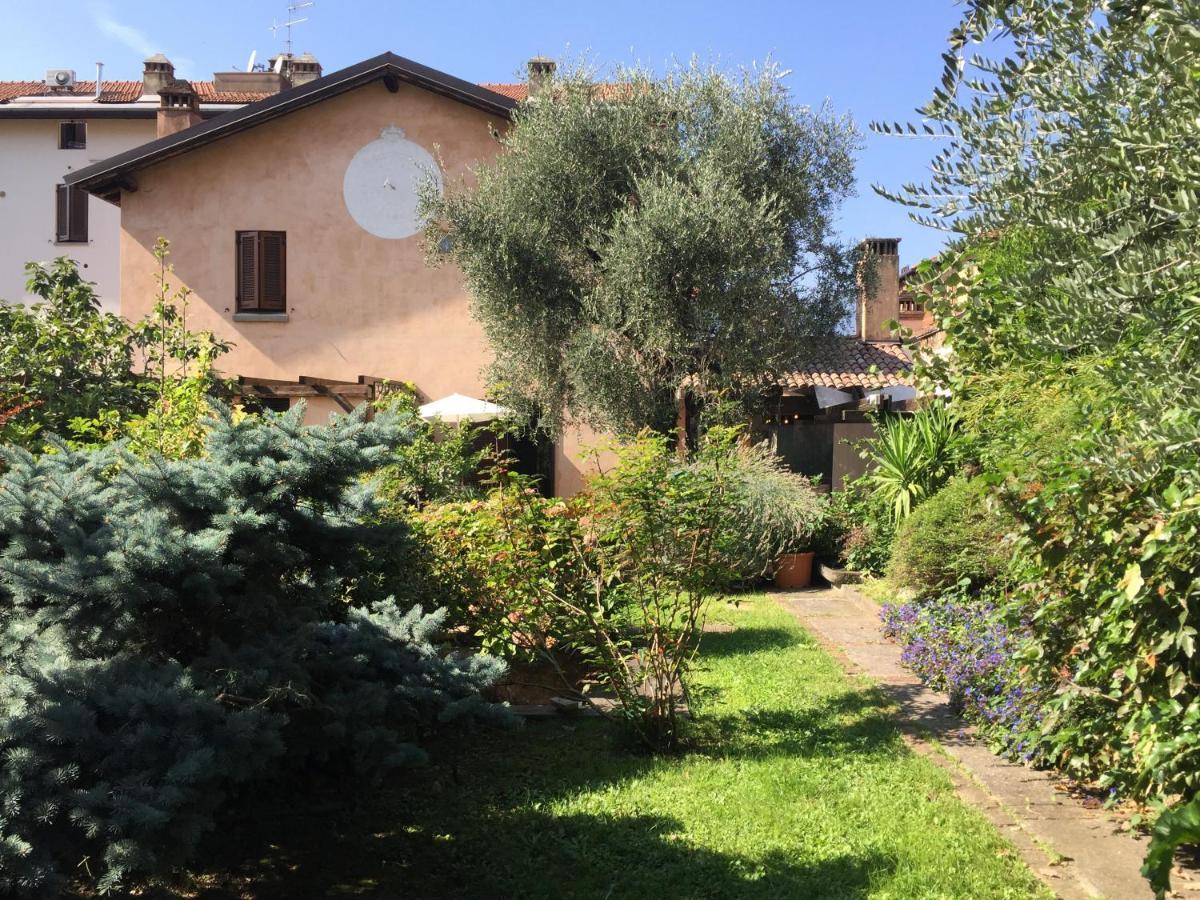 イゼーオ Il Giardino Segreto Bed & Breakfast エクステリア 写真